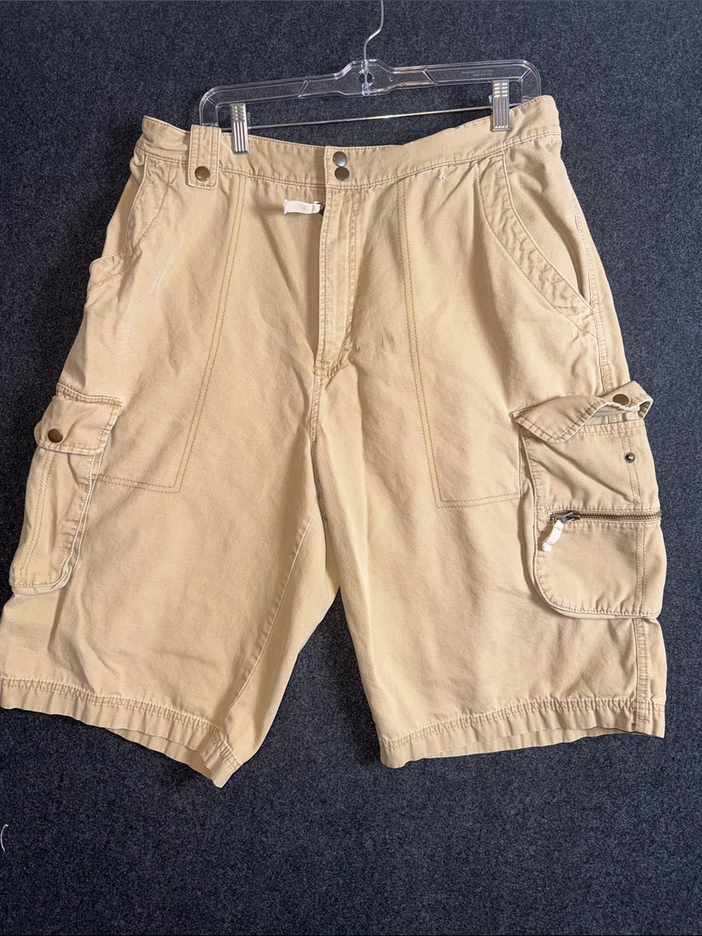 Timberland Men's Khaki Cargo Shorts with Multiple Pockets